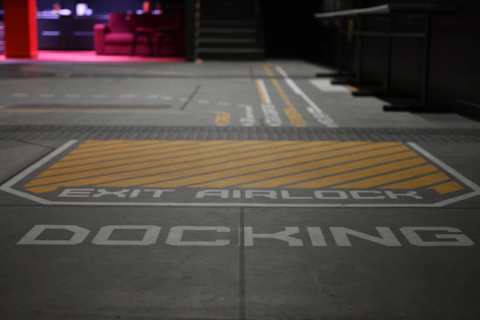 Le marquage Docking et la coursive du lieu